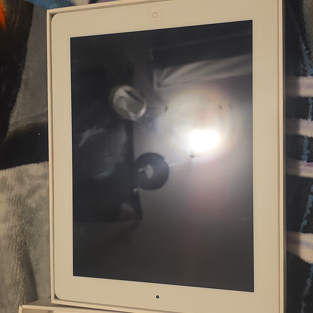 IPad Gen 3 2012 New In Box - Picture 3 of 7
